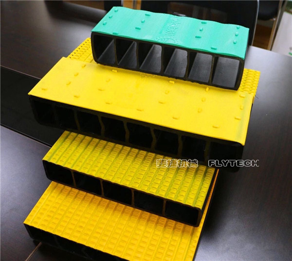 HDPE pedal plastic extrusion mould